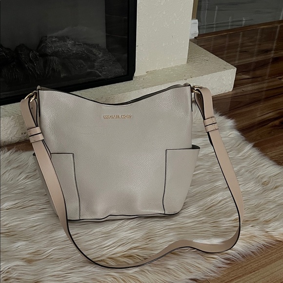 Michael Kors Beige Shoulder Bag - Picture 1 of 10